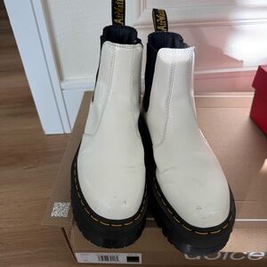 Dr. Martens 2976 Chelsea Boots